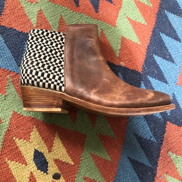 fair trade ankle boots made in Guatamala. Leather - Picture 2 of 3